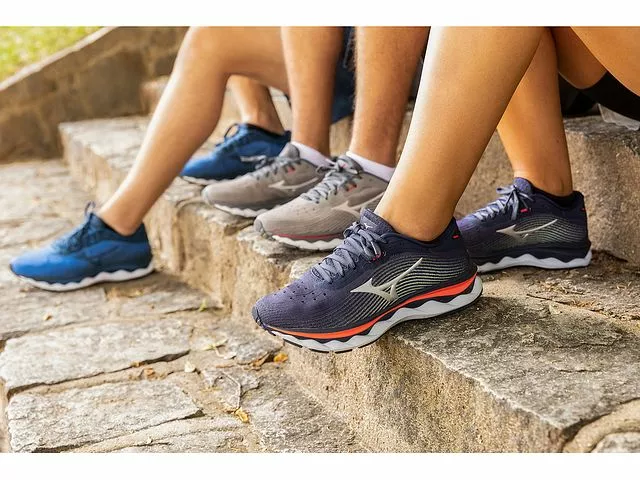 Mizuno Wave Sky 5 - Image 40